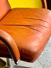 Load image into Gallery viewer, Vintage "Geoffrey Harcourt" Artifort Swivel Chair