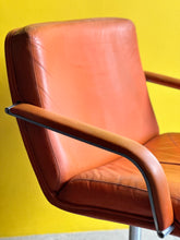 Load image into Gallery viewer, Vintage "Geoffrey Harcourt" Artifort Swivel Chair
