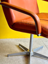 Load image into Gallery viewer, Vintage "Geoffrey Harcourt" Artifort Swivel Chair