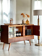 Load image into Gallery viewer, Retro "Frystark" Sideboard