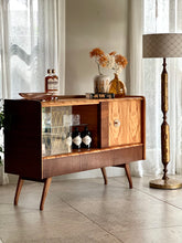 Load image into Gallery viewer, Retro "Frystark" Sideboard