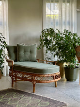 Load image into Gallery viewer, Vintage Cane Chaise Longue
