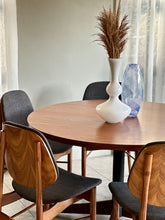Load image into Gallery viewer, Retro Round Dining Table