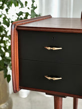 Load image into Gallery viewer, Aristocraft Mahogany Dresser With Mirror