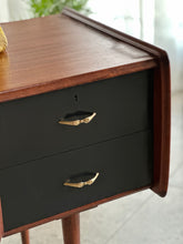 Load image into Gallery viewer, Aristocraft Mahogany Dresser With Mirror