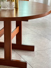 Load image into Gallery viewer, Mid-Century Round Dining Table
