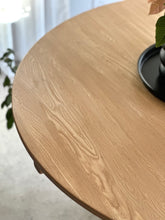 Load image into Gallery viewer, Oak Six Seater Dining Set