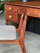 Load image into Gallery viewer, DS Vorster Mid-Century Desk