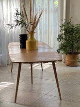 Load image into Gallery viewer, Grand Windsor, Ercol Model 444, Extendable Dining Table