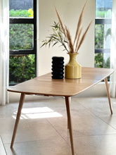 Load image into Gallery viewer, Grand Windsor, Ercol Model 444, Extendable Dining Table