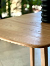 Load image into Gallery viewer, Grand Windsor, Ercol Model 444, Extendable Dining Table