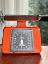 Load image into Gallery viewer, Retro Scale