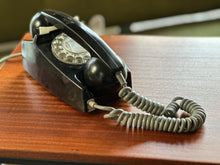 Load image into Gallery viewer, Retro Telephone