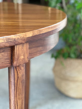 Load image into Gallery viewer, Mid-Century Round Extendable Dining Table