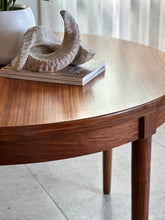 Load image into Gallery viewer, Mid-Century Round Extendable Dining Table