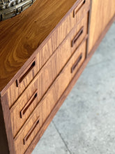 Load image into Gallery viewer, Classic Sideboard