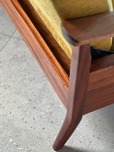 Load image into Gallery viewer, Mid-Century Grafton Everest Couch