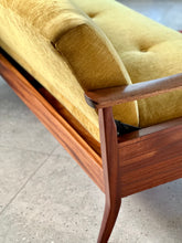 Load image into Gallery viewer, Mid-Century Grafton Everest Couch