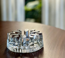 Load image into Gallery viewer, Vintage Art Glass Trivet