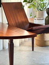 Load image into Gallery viewer, Vintage Kenbow Extendable Dining Table