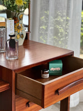 Load image into Gallery viewer, Torrente Dresser With Mirror & Stool