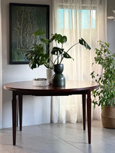 Load image into Gallery viewer, Vintage Kenbow Extendable Dining Table