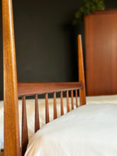 Load image into Gallery viewer, MCM Bed & Base - DS Vorster (Single)