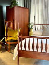 Load image into Gallery viewer, MCM Bed & Base - DS Vorster (Single)