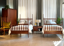 Load image into Gallery viewer, MCM Bed & Base - DS Vorster (Single)