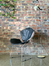 Load image into Gallery viewer, Harry Bertoia Diamond Chair