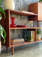 Load image into Gallery viewer, Drinks cabinet/ bookshelf