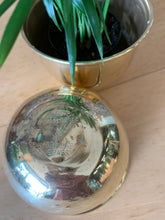 Load image into Gallery viewer, Vintage Brass Pots