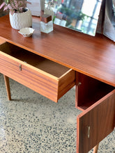 Load image into Gallery viewer, Retro Dressing table