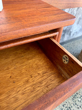 Load image into Gallery viewer, G&T double/queen headboard.