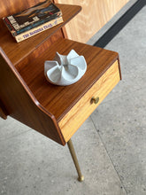 Load image into Gallery viewer, Retro Two-Tone Headboard