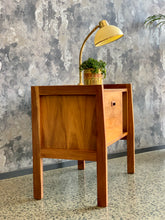 Load image into Gallery viewer, Cubist kiaat retro table