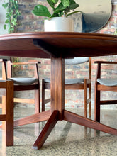 Load image into Gallery viewer, 7 Piece Kiaat dining suite
