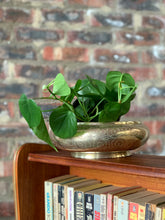 Load image into Gallery viewer, Vintage Brass Pots