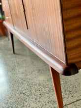 Load image into Gallery viewer, Retro Sideboard