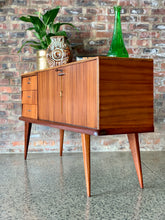 Load image into Gallery viewer, Retro Sideboard