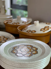 Load image into Gallery viewer, Retro Kalabar Kitchenware Set