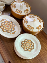 Load image into Gallery viewer, Retro Kalabar Kitchenware Set