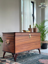 Load image into Gallery viewer, Vintage Kist by Aristo Craft
