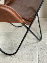 Load image into Gallery viewer, Vintage Butterfly Chair