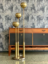 Load image into Gallery viewer, Three Ball floor lamp