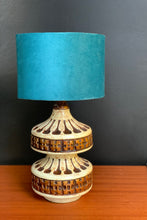Load image into Gallery viewer, Retro Table Lamp