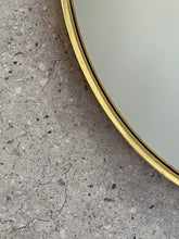 Load image into Gallery viewer, Vintage Brass Oval Mirror
