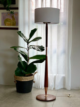 Load image into Gallery viewer, Mahogany Standing Lamp