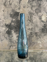 Load image into Gallery viewer, Glass Vases
