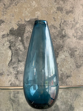 Load image into Gallery viewer, Glass Vases